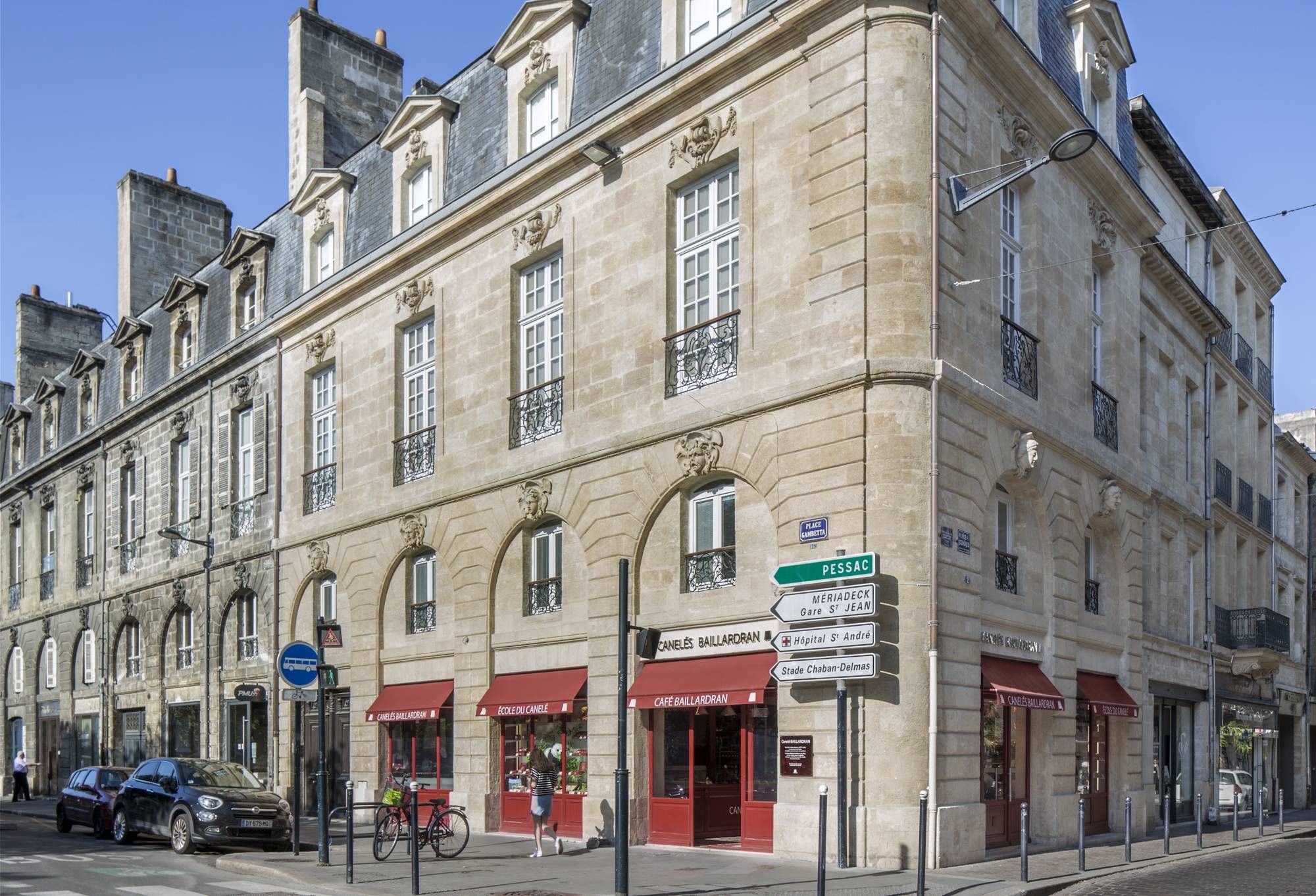 Boutique BAILLARDRAN Place Gambetta - Mise en lumière MEGALUX 33