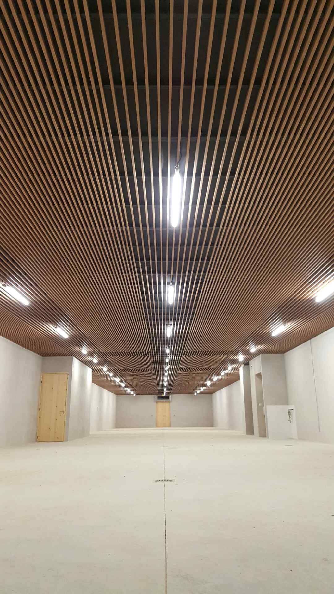 MG33 : Chantier en cours futur chai à barriques Château Cambon La Pelouse