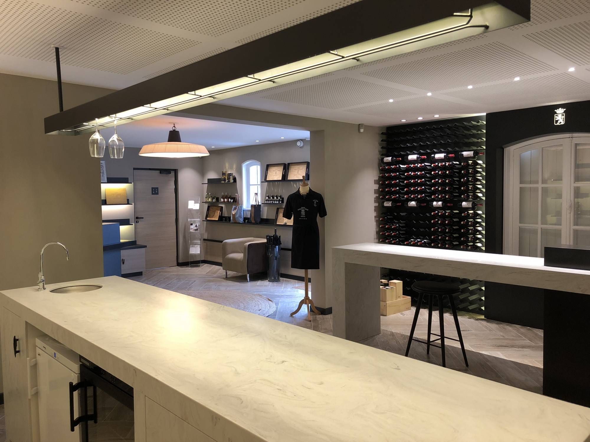 Eclairage table de dégustation et repose verres #### Château Marquis de Terme #### MEGALUX33