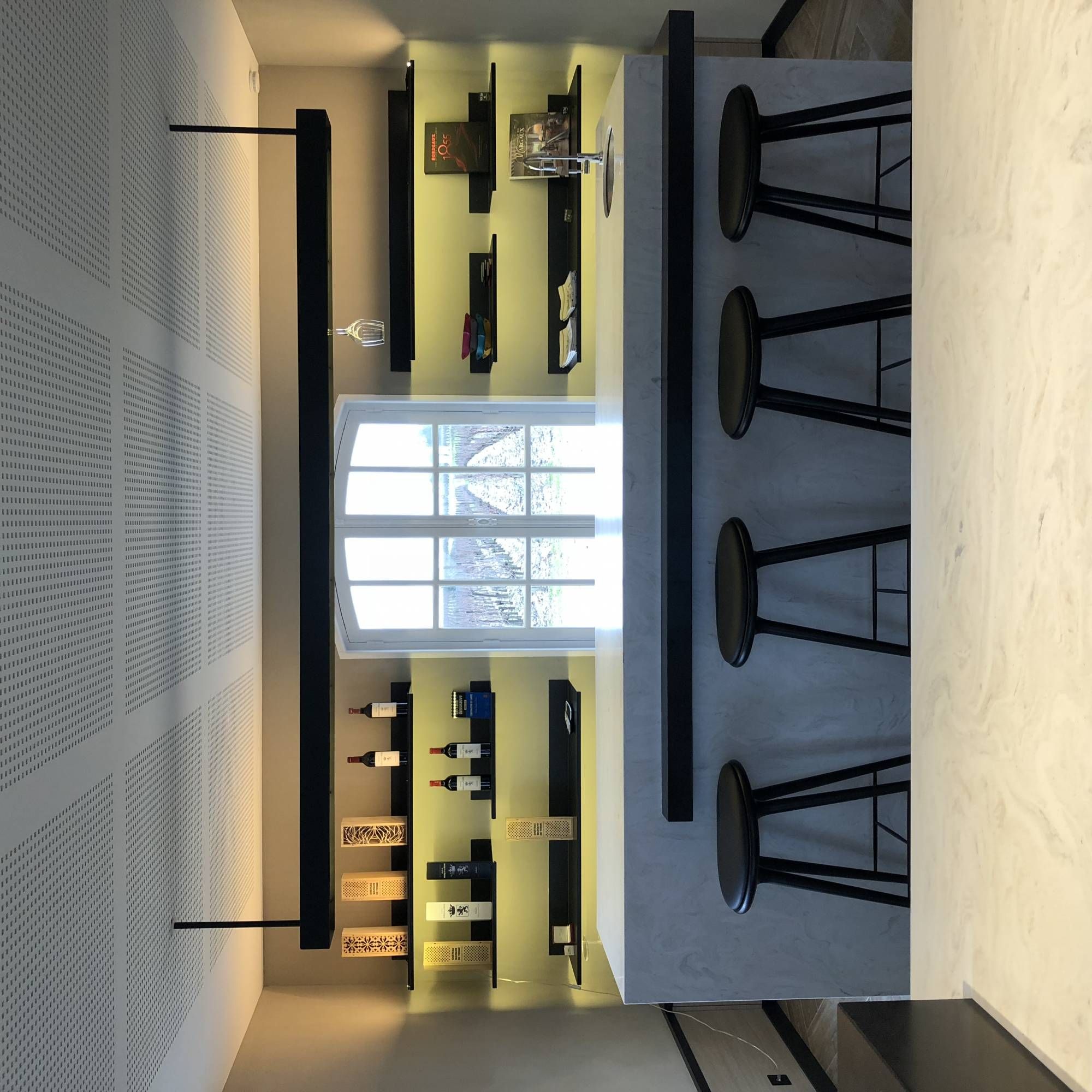 Eclairage de la boutique Château Marquis de Terme par MEGALUX33