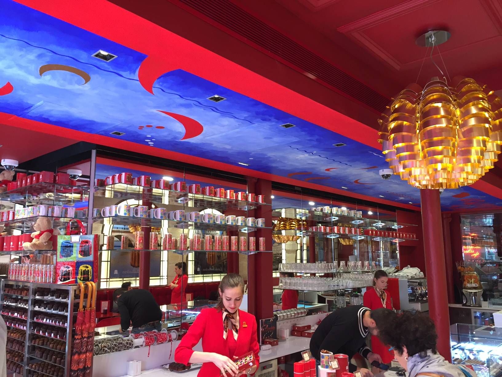 MG33 : éclairage boutique Baillardran Quinconces