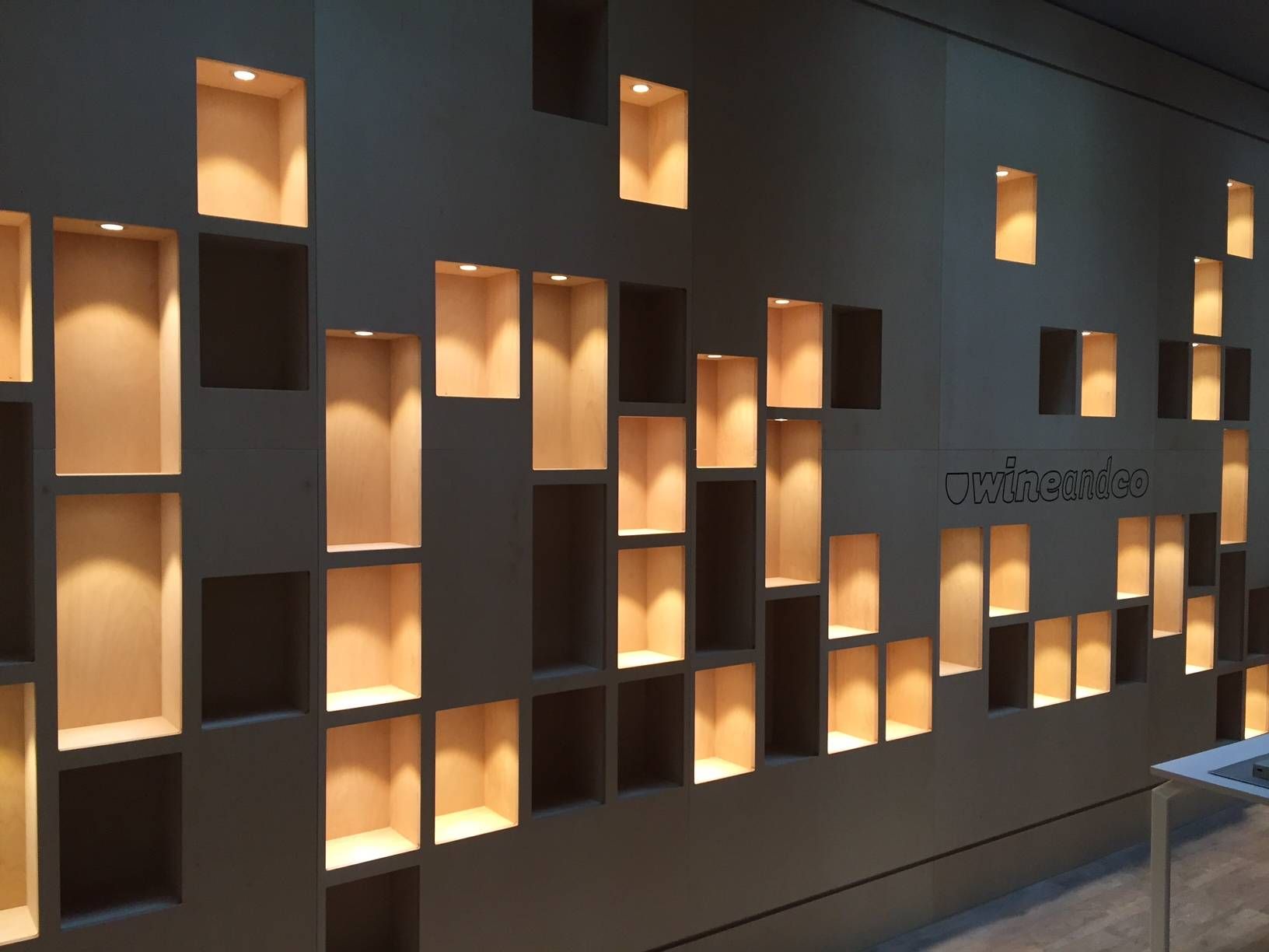 MG33 : Eclairage meuble Wine & Co Bordeaux