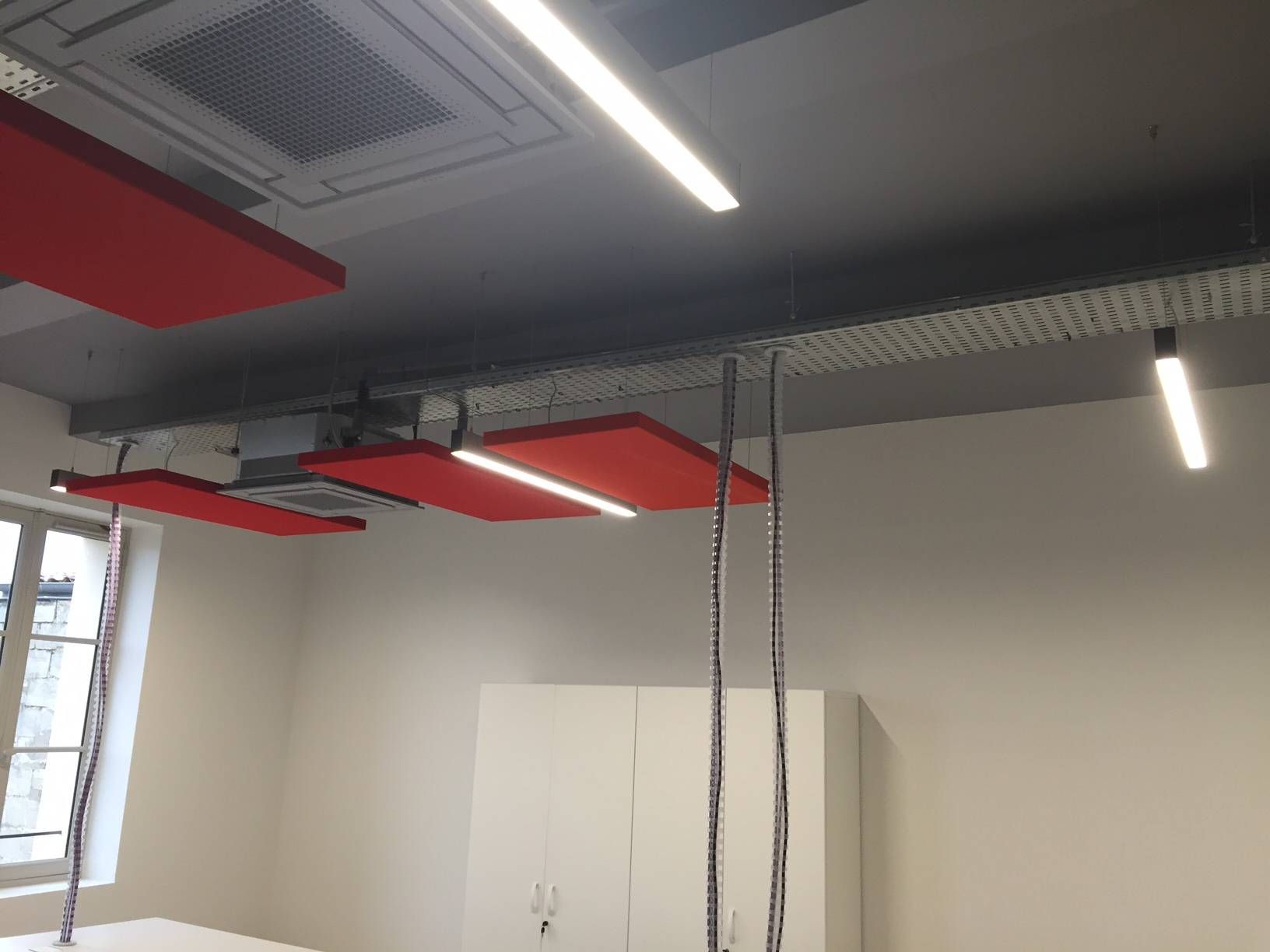 MG33 : Eclairage bureaux Wine & Co Bordeaux