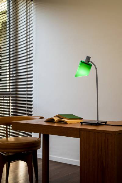 Lampe de Bureau Charlotte Perriand verte by MEGALUX33 Bordeaux