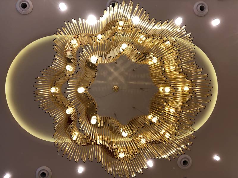 Fabrication sur mesure d'un lustre en verre pour la boutique Baillardran intendance - MEGALUX33 Bordeaux